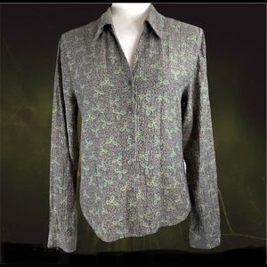 EUC Christopher Banks Holiday Holly Berries Top